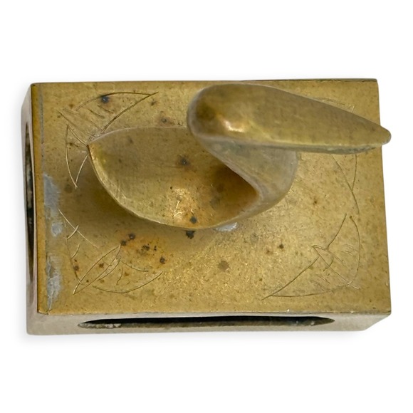 Vintage Brass Pelican Matchbox Holder Safe Mid-Century Desk Lounge Accessory - Picture 9 of 12